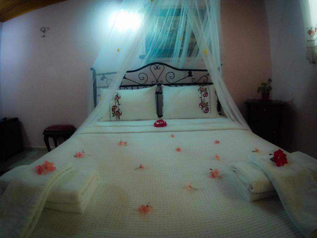 Antik Motel Alaçatı Exterior foto